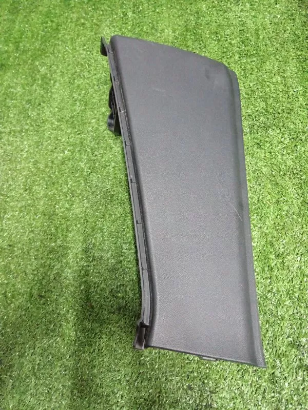 Накладка крышки багажника