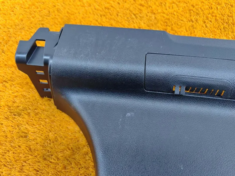 Обшивка центральной стойки