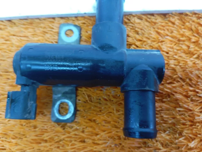 Клапан вентиляции топливного бака