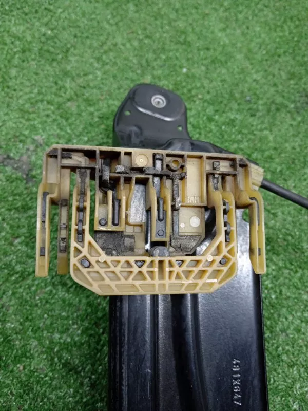 Стеклоподъемник BMW 5-Series 2012 51337182131 F10, передний левый