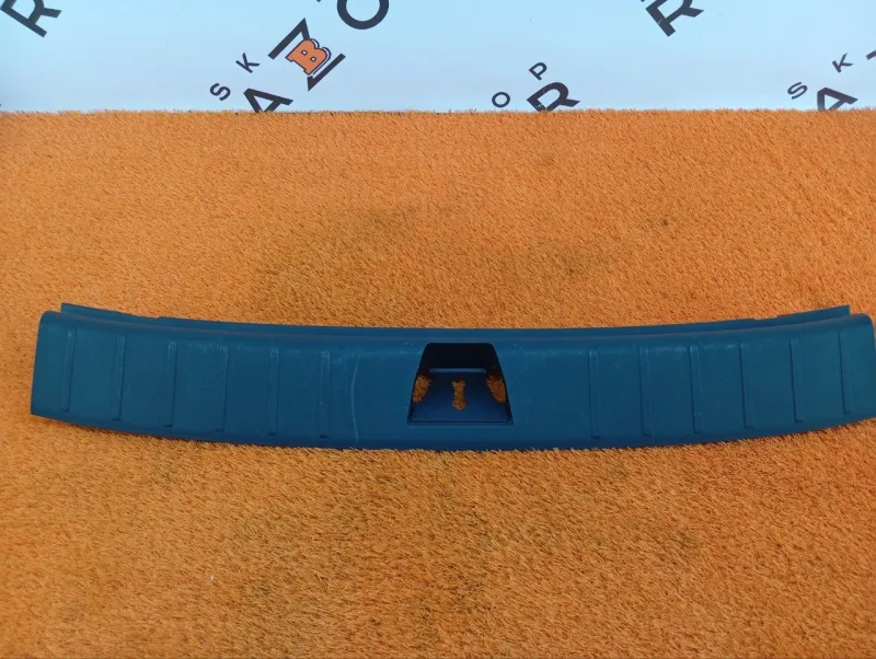 Накладка замка багажника