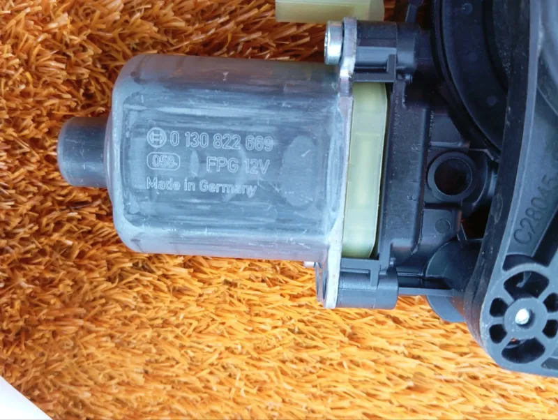 Стеклоподъемник