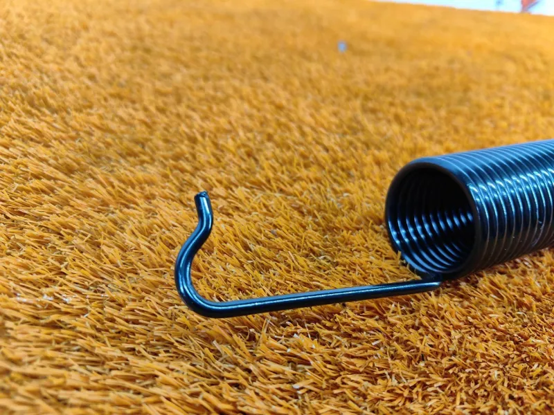 Пружина крышки багажника