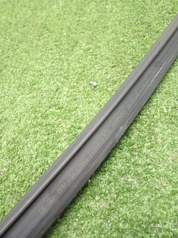 Уплотнитель стекла двери