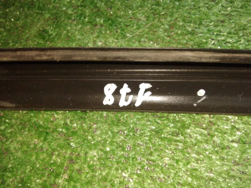 Уплотнитель стекла двери