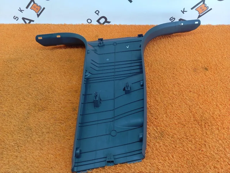 Обшивка центральной стойки