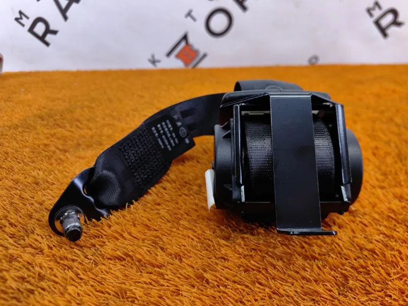 Ремень безопасности