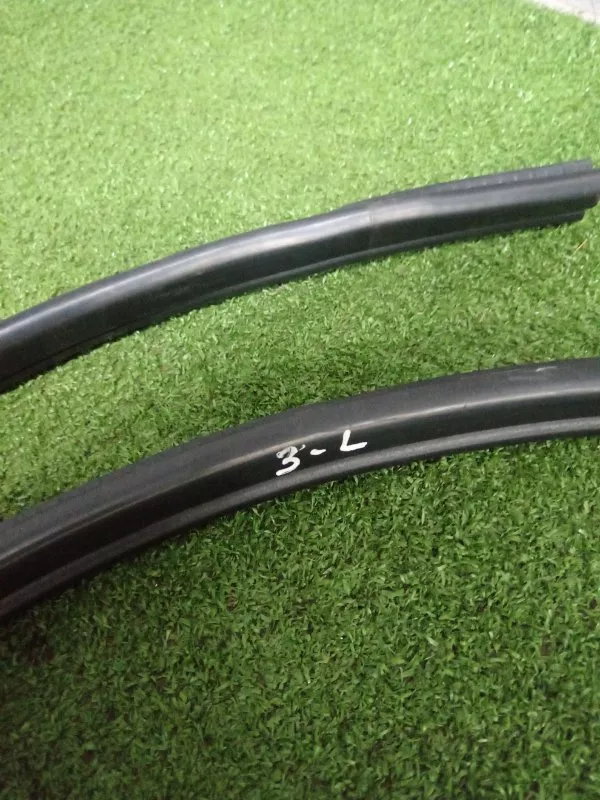 Уплотнитель проема двери