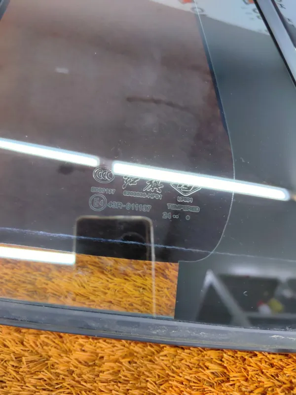 Форточка задняя