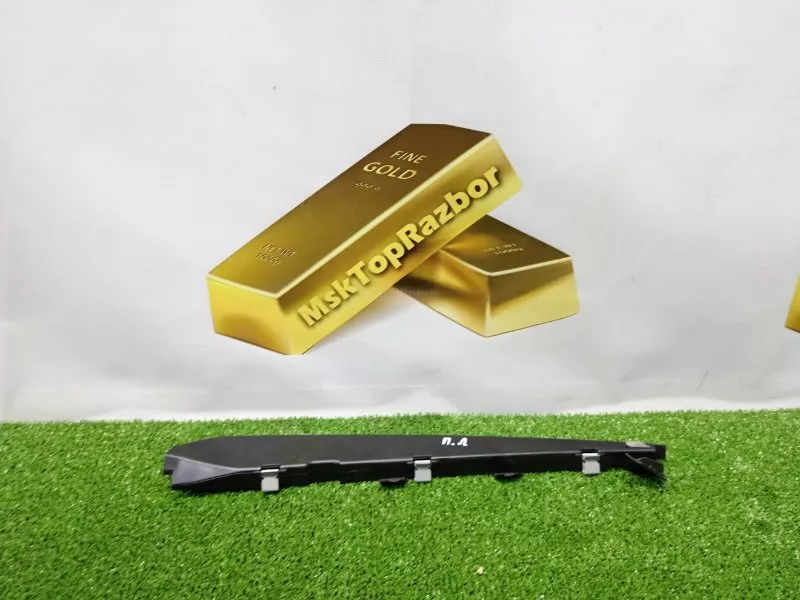 Кронштейн уплотнителя двери