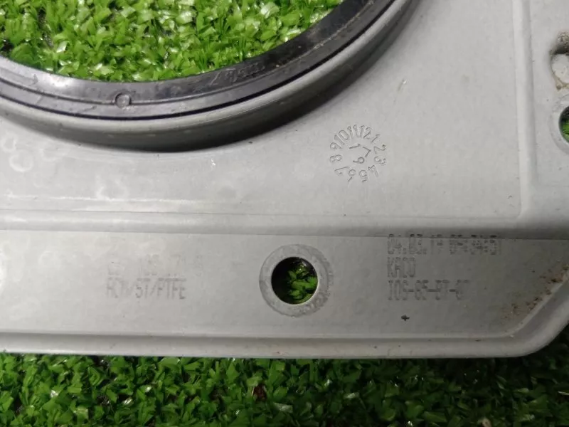 Крышка коленвала