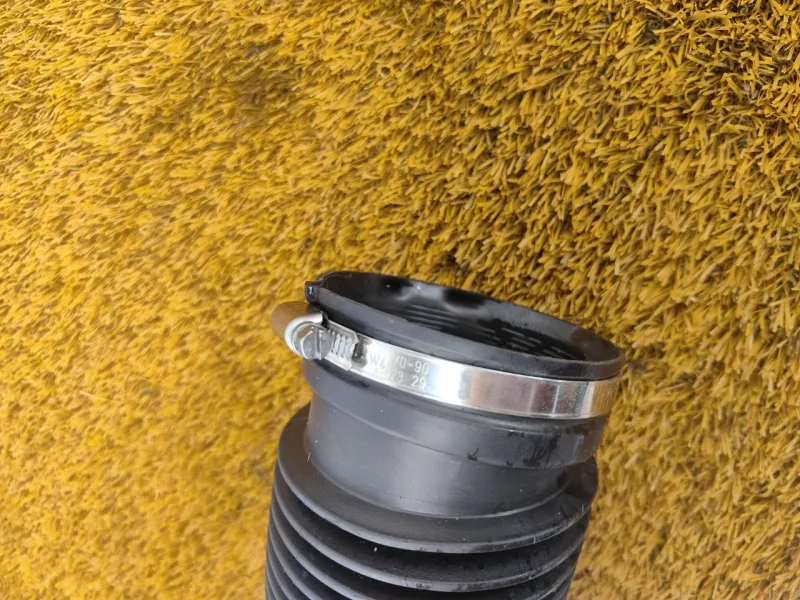 Патрубок воздушного фильтра