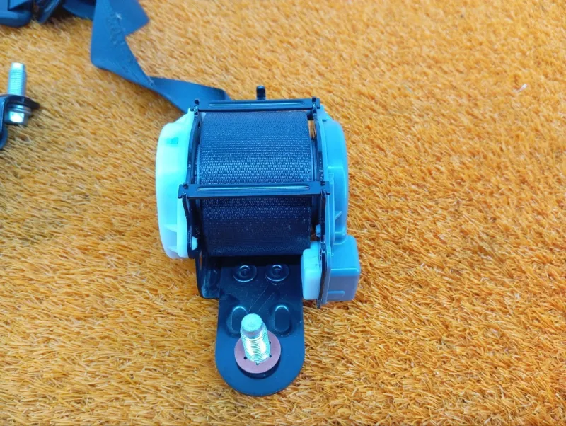 Ремень безопасности