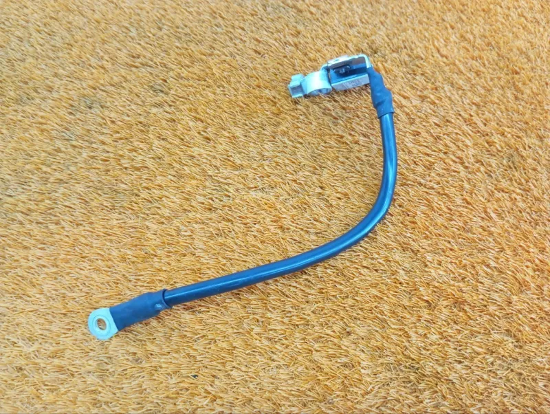 Клемма аккумулятора