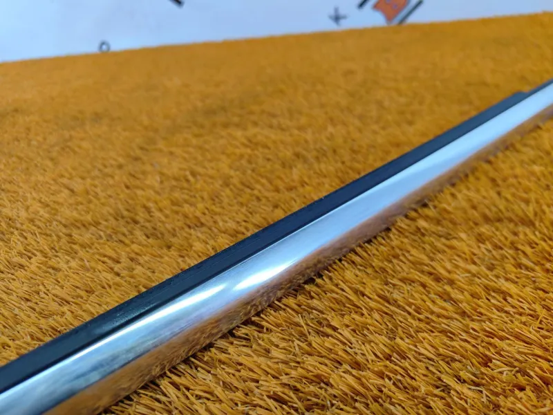 Молдинг стекла