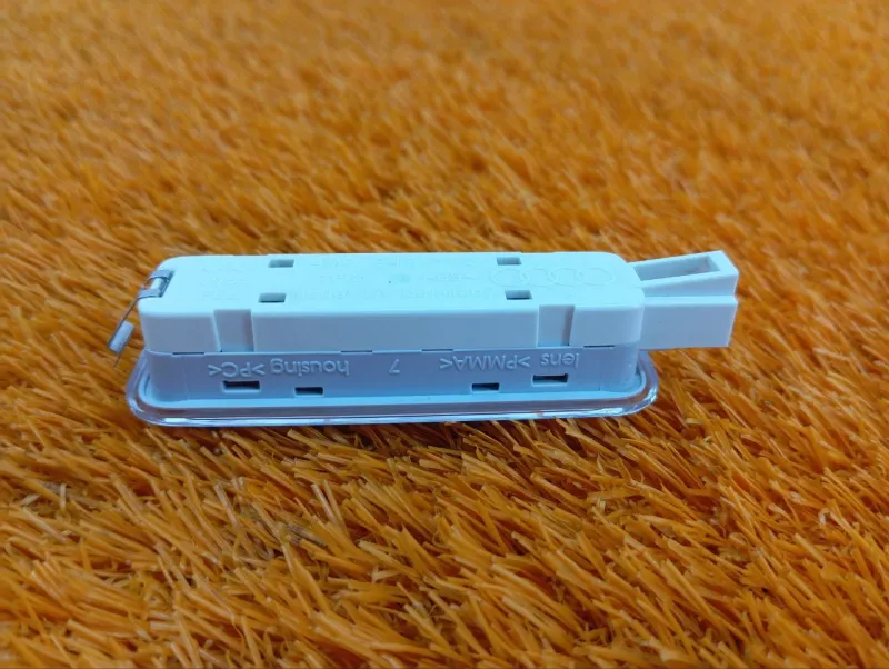 Плафон подсветки салона