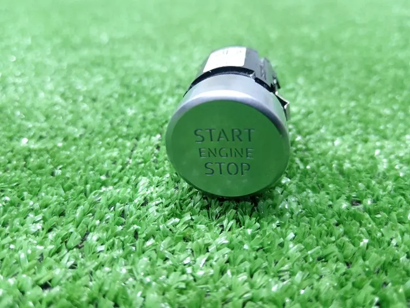Кнопка запуска двигателя
