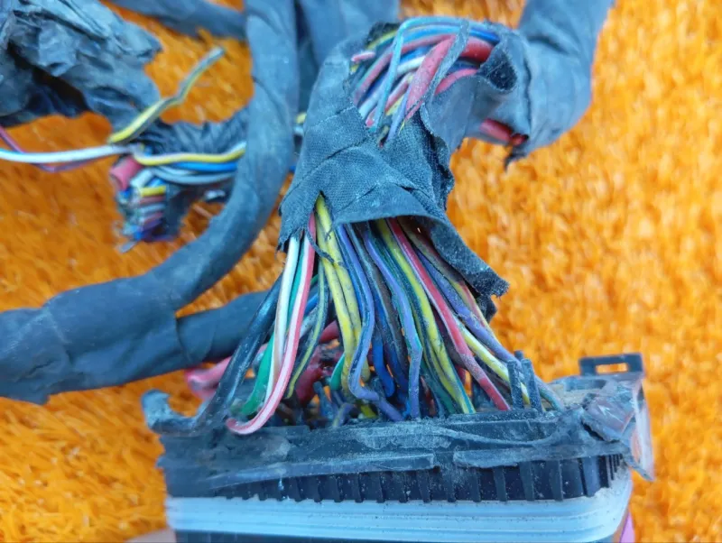 Проводка подкапотная