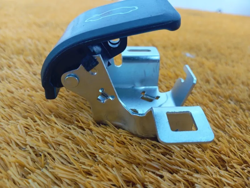 Ручка открывания капота