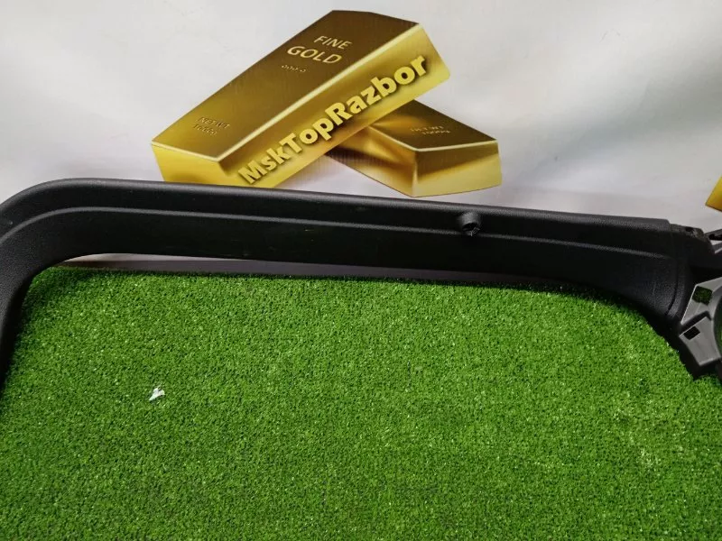 Обшивка двери багажника