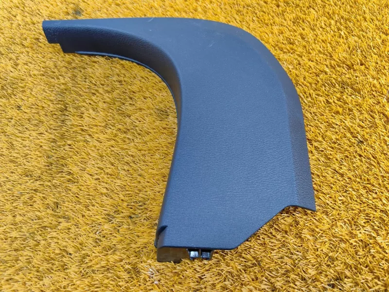 Накладка на порог салона