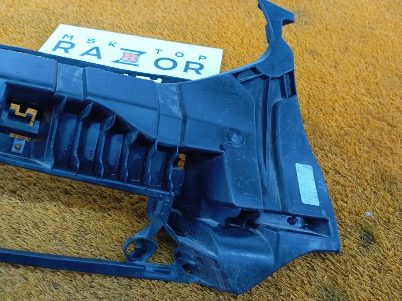 Крепление бампера BMW X3 2018 13960514 G01 B47, переднее правое