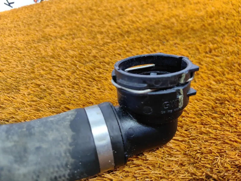 Патрубок радиатора