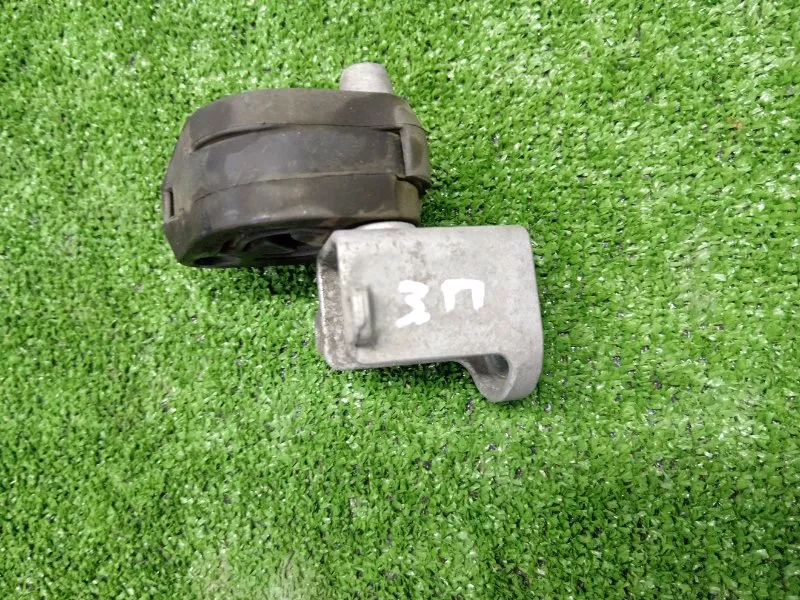 Крепление глушителя Audi A5 2019 4M0253147C 2 CYR, заднее правое