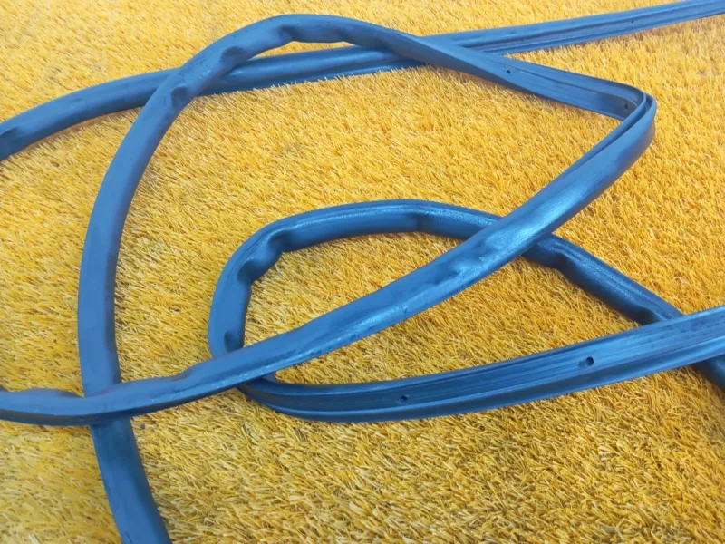 Уплотнитель двери