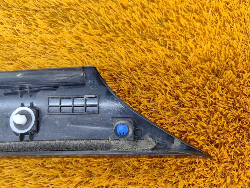 Накладка на стойку кузова