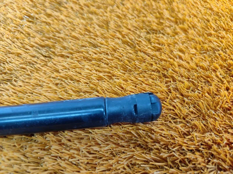 Амортизатор капота