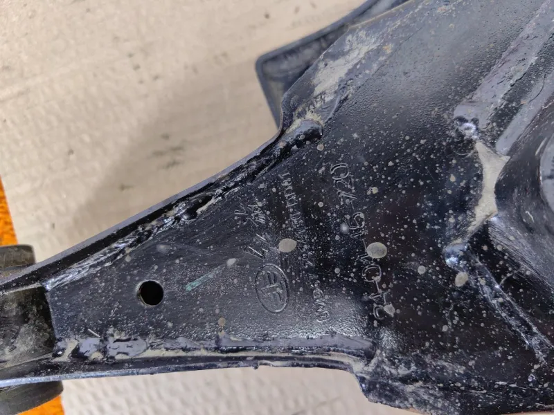 Рычаг подвески нижний