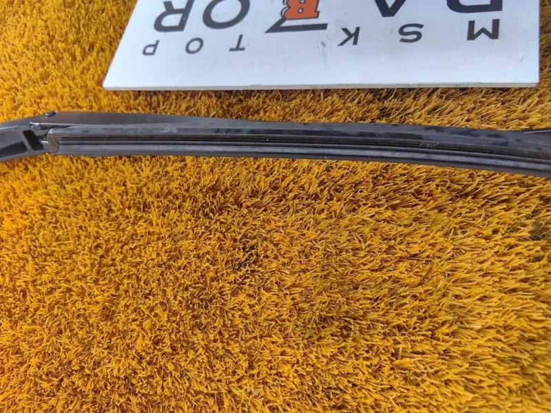 Поводок стеклоочистителя лобового стекла