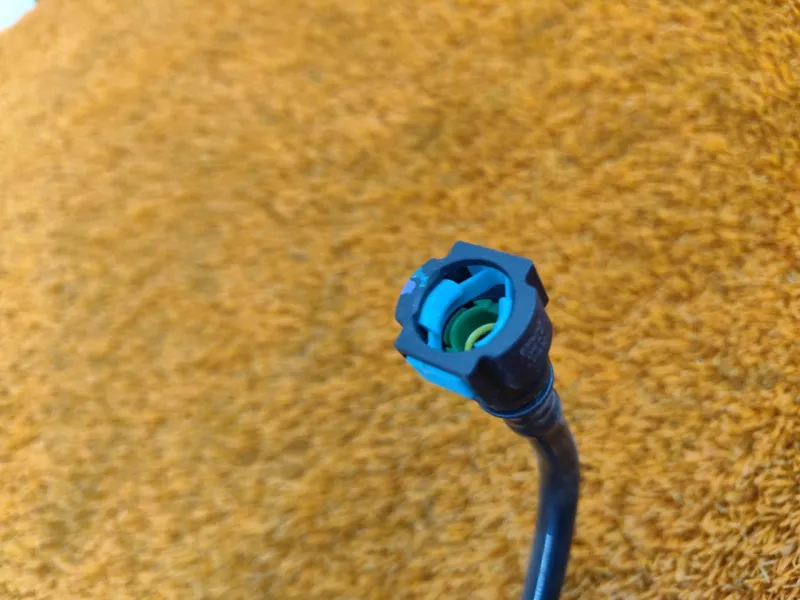 Трубка топливная