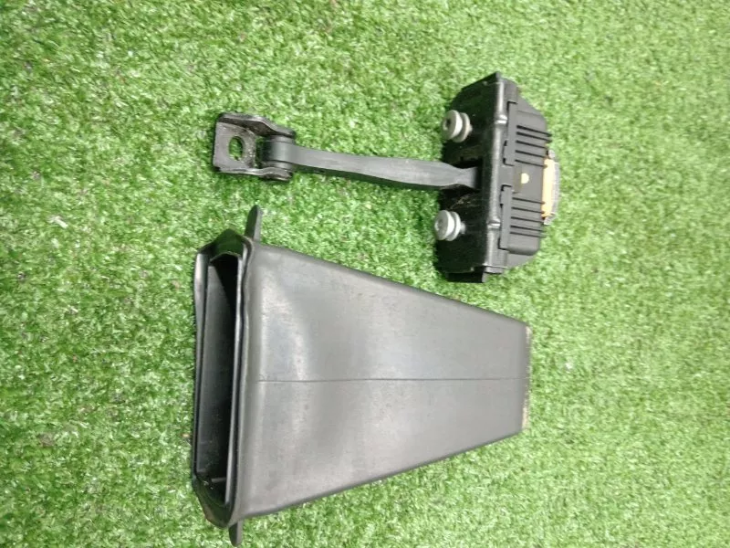 Ограничитель двери