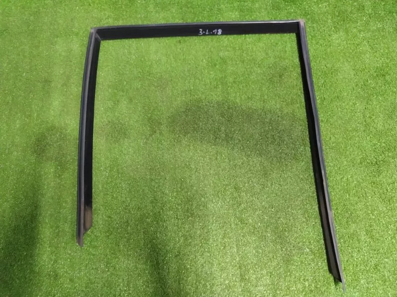 Уплотнитель стекла двери