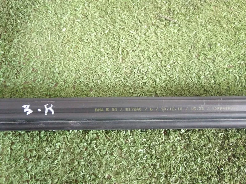 Уплотнитель стекла двери