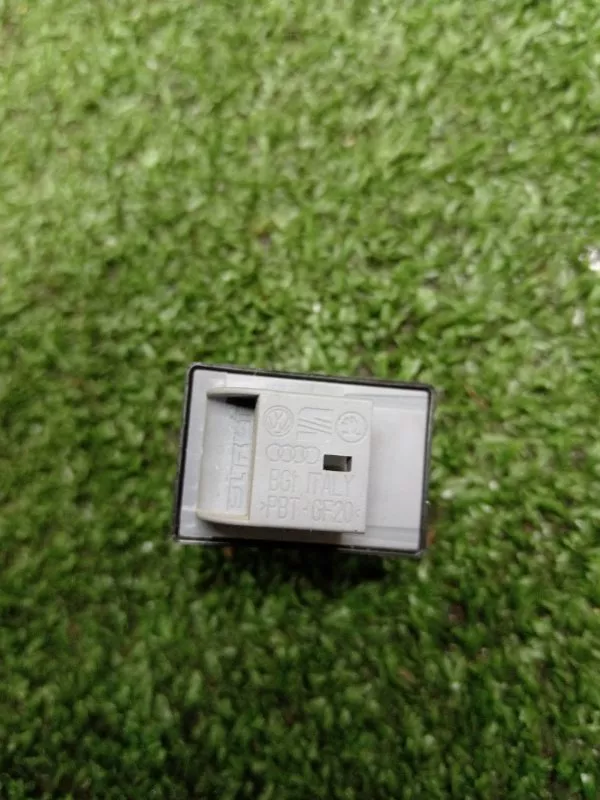 Кнопка стеклоподъемника