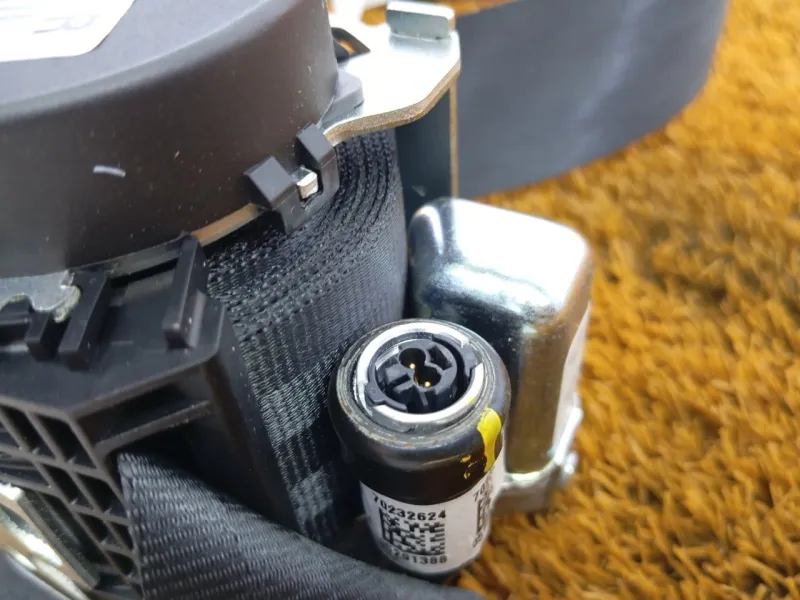 Ремень безопасности