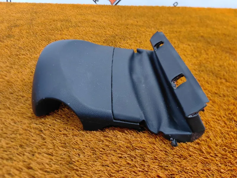 Кожух рулевой колонки