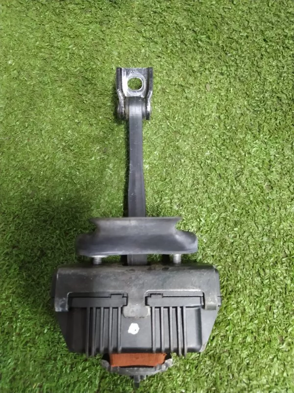 Ограничитель двери