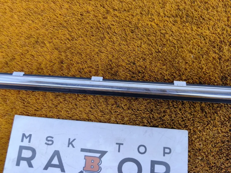 Уплотнитель стекла двери