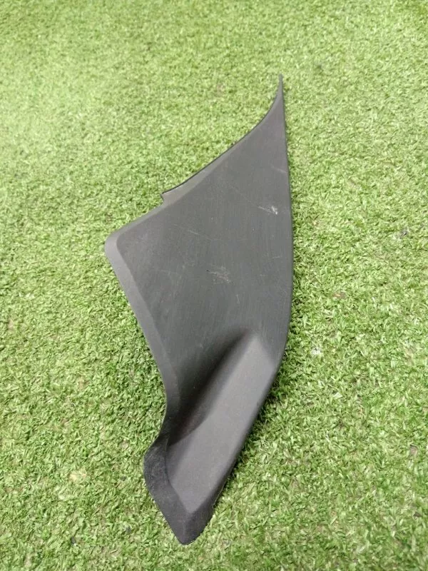 Уголок двери