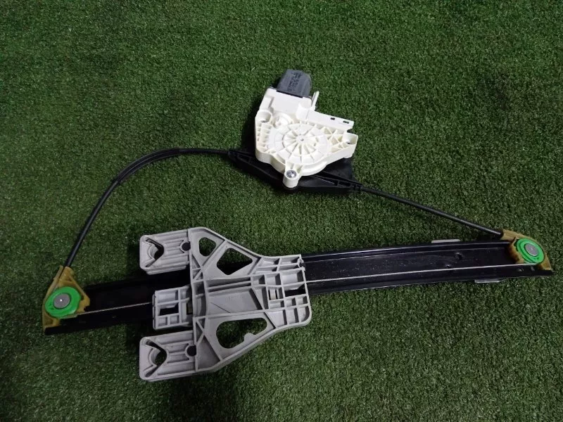 Стеклоподъемник Audi A4 2012 8K0839462A B8, задний правый