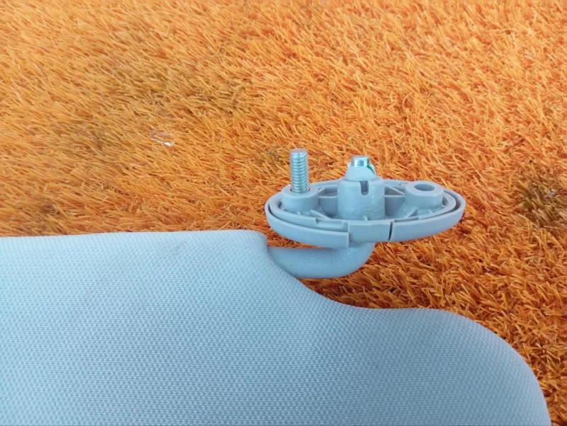 Козырек солнцезащитный