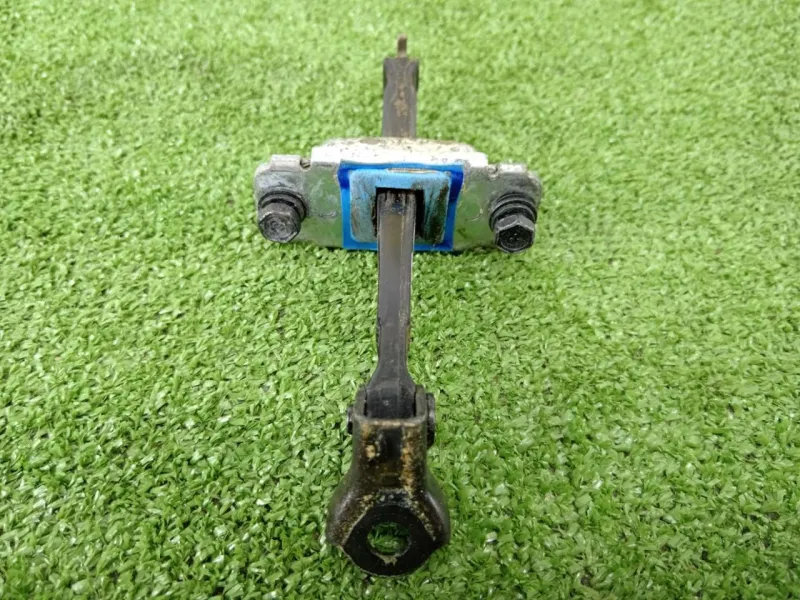 Ограничитель двери