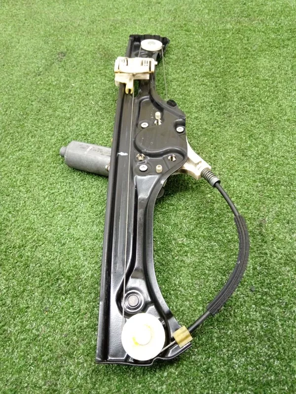 Стеклоподъемник BMW X5 2008 51357166382 E70, задний правый