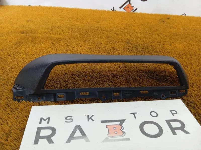 Декоративная накладка торпедо под дефлектор