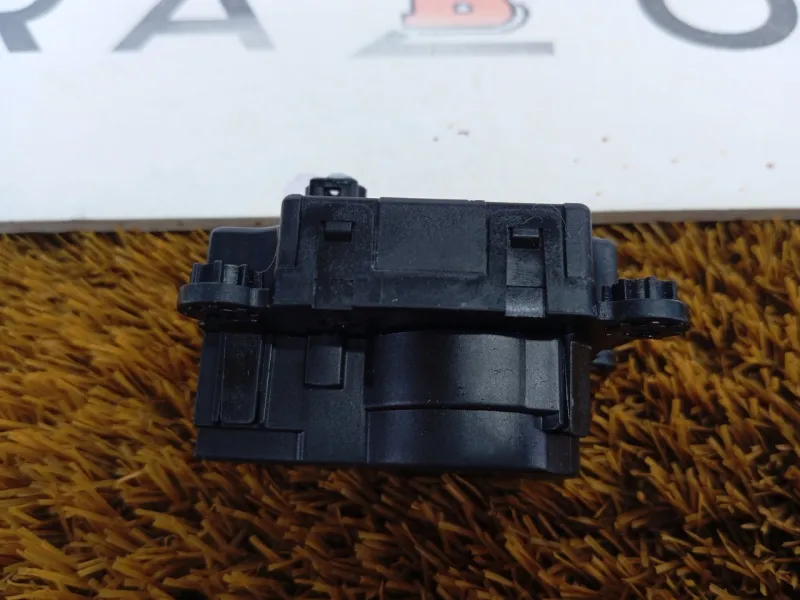 Моторчик заслонки печки