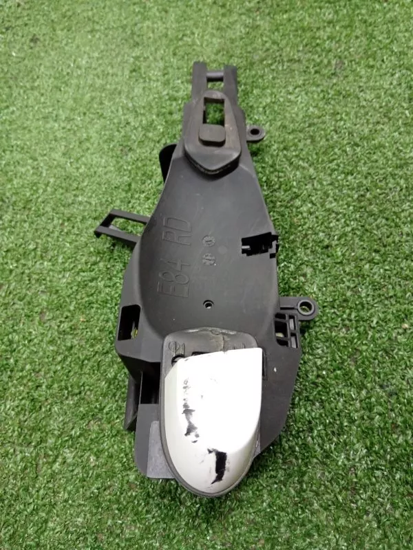 Кронштейн ручки двери